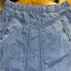 Denim Boho Skirt. XL WOMENS Floor length Pockets on sides and in back.